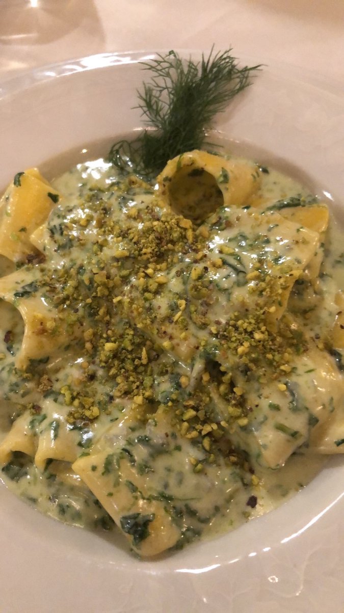 The_Dough_Lab's tweet photo. @sortedfood The photo doesn’t do it justice, but this Gorgonzola and spinach pasta with pistachio that I had from Babette’s in Rome was 🤩. Take me back to the land of great pastries, pasta, and cheese, please. https://t.co/RWzihPiTht