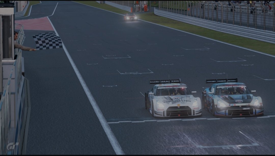 SPR_TEAM_'s tweet photo. 🏁 #GTWorldLeague
Gran carrera de @HRK372 en Fuji
🔝 3 en Qualy
Para terminar en una en una buena sexta posición en un final de infarto
‼️ Enorme Her #GoSPR‼️
@gescomvalencia @JIROcreative
#tallereschoc #carroceriasvasallo https://t.co/5CPgOJpKUp
