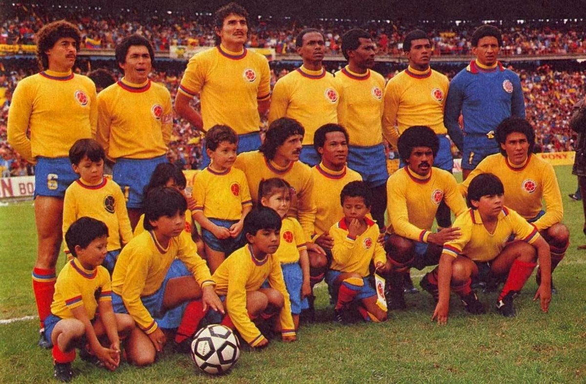 mauri97_ff's tweet photo. Hoy se nos va un grande, Wilson Americo Quiñones, más conocido como "El profe Quiño". Campeón con América de Cali en el 79, también fue parte de la selección Colombia. 
Que en paz descanse, fue una gran persona. 

@AmericadeCali  
@Canalrojo 
@Americaenlared https://t.co/hn2YjYducJ