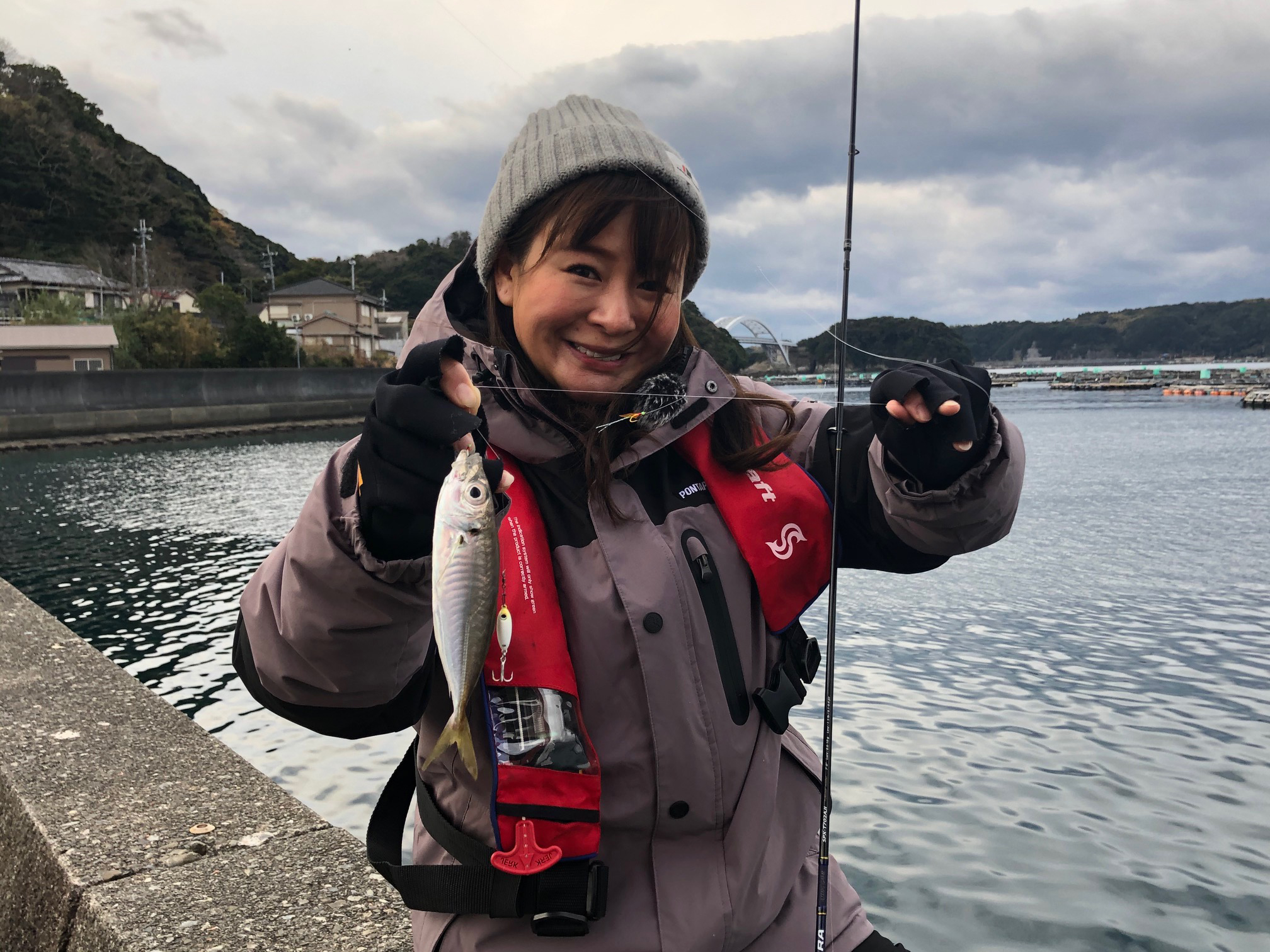 ルアルアチャンネル 今夜10時30分からサンテレビで放送の ルアルアチャンネル は 広瀬達樹さんと串本でジグサビキアジング 広瀬達樹さんと釣女ちゃこの ショアジギサビキを使ったライトゲームです お楽しみに メジャークラフト