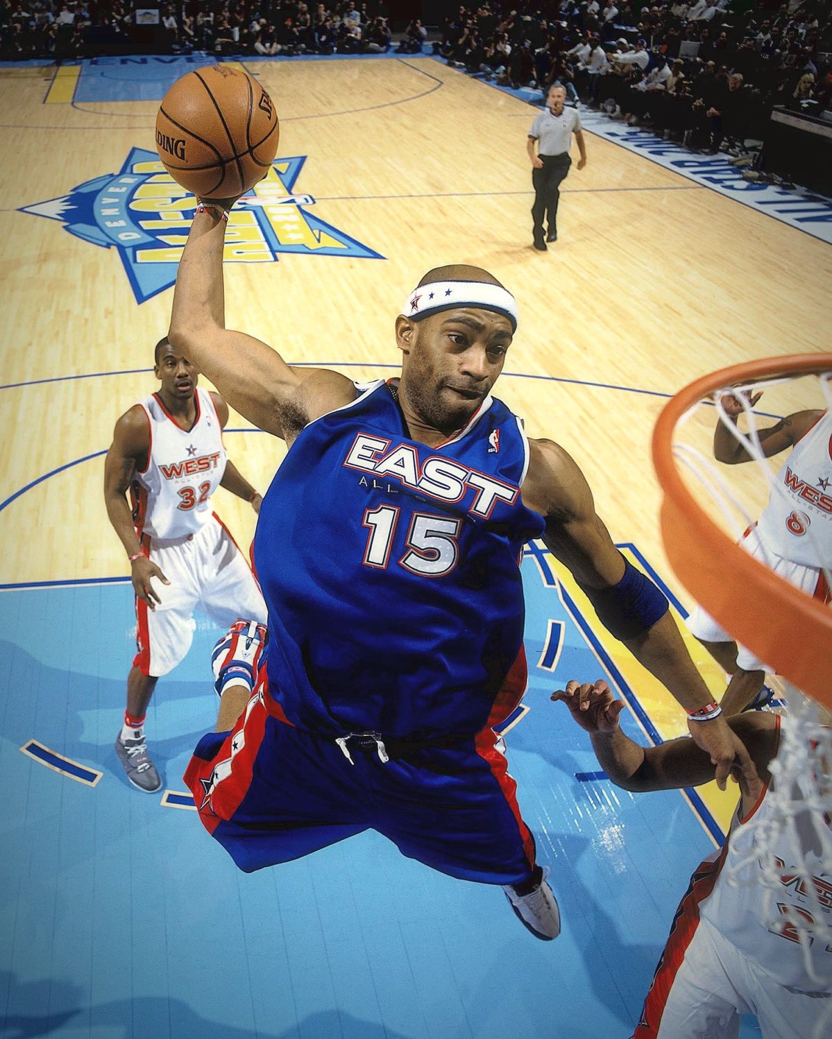 Happy 44th Birthday to 8x & 2000 Dunk Champ, VINCE CARTER! 