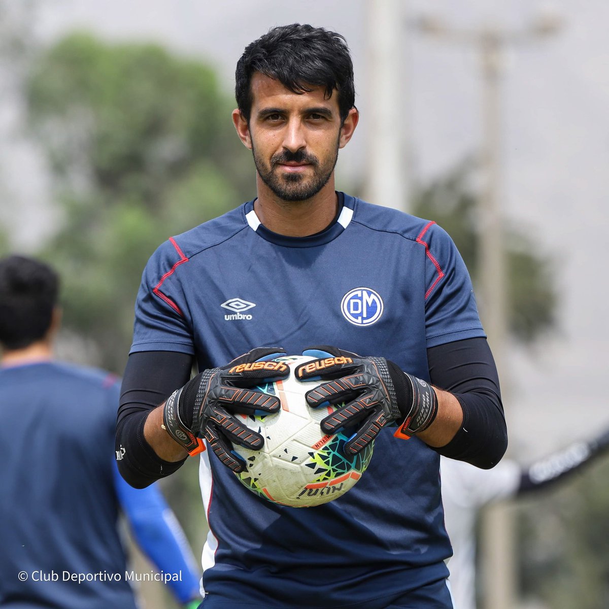 CCDMunicipal's tweet photo. 🔜 @DiegoMelian_1 🧤⚽🇺🇾

¡Echa Muni, Echa Melián! 🤍❤️🤍

#EchaMuni
#FranjaEdil https://t.co/UEUIKTPPeN