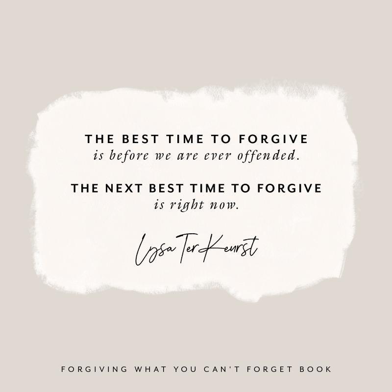 LysaTerKeurst's tweet photo. Confession breaks the cycle of chaos inside of me.
Forgiveness breaks the cycle of chaos between us.
 
Both keep my heart swept clean so Jesus can use me as an instrument of forgiveness to others.
 
#ForgivingWhatYouCantForget https://t.co/nQDfMGWSjd