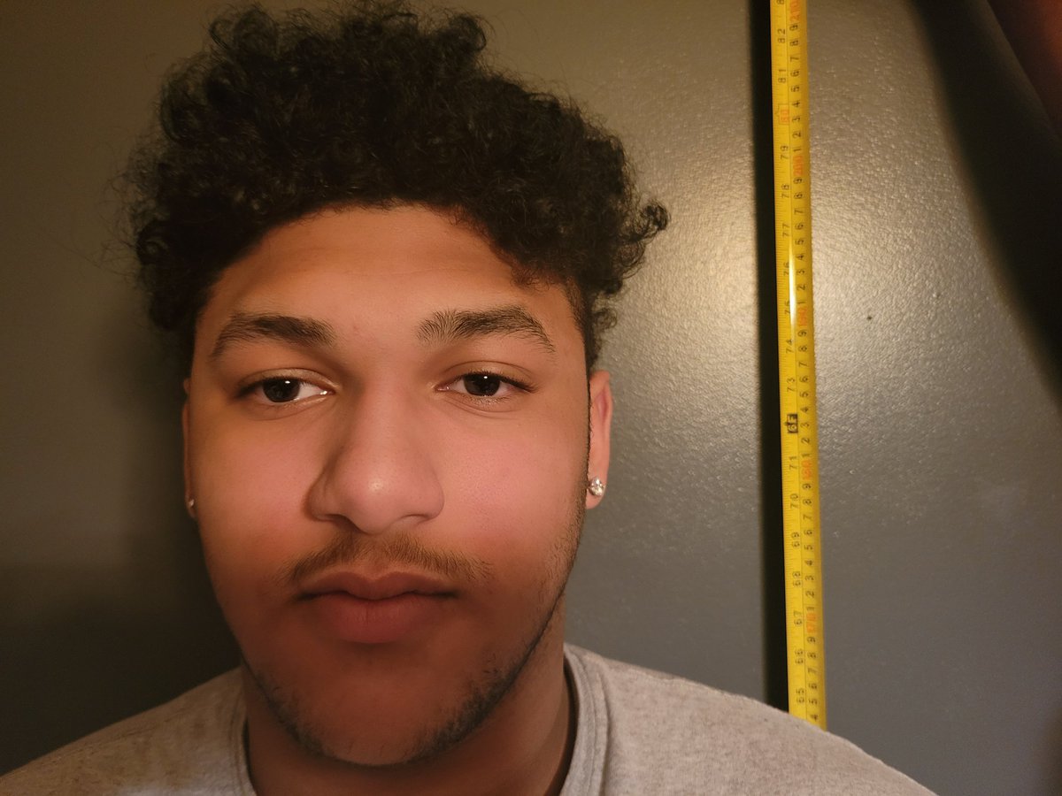 ericsmithwv's tweet photo. Ht:6'6 Weight:290 Hand size:9 https://t.co/3AlWhuJYZM