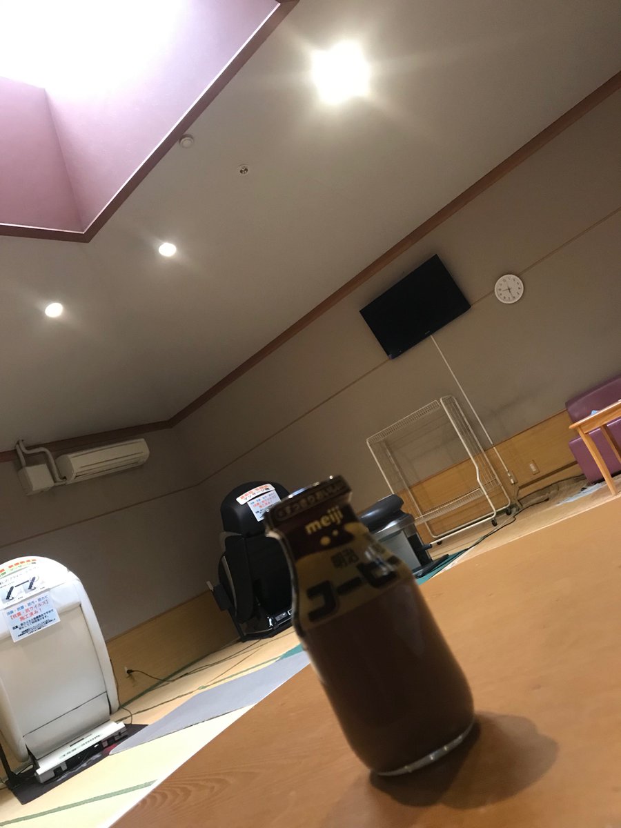 286lb's tweet photo. 人生成功した"勝ち組"なので平日の朝から貸切の露天風呂に１時間入っていました(アパートの水止められました) https://t.co/f4YF89uICL