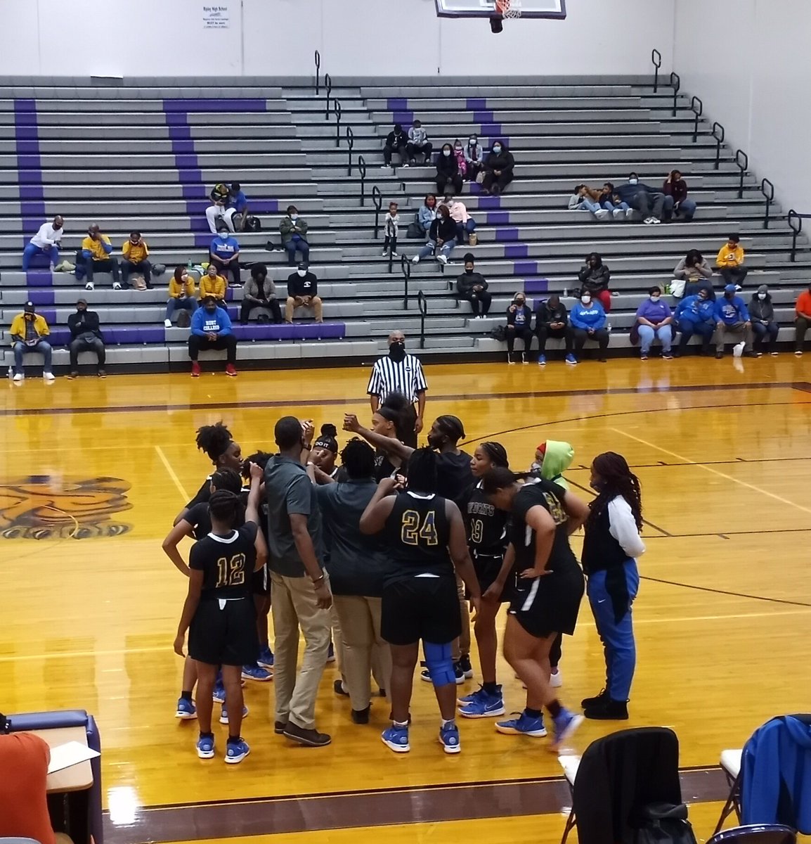 retiredFcps's tweet photo. After two, Wildcat girls lead Ripley 29-15 @johnvarlas @JSWriterMichael @fayettewarehigh @FW_Wildcats https://t.co/j1f4tAOYWa