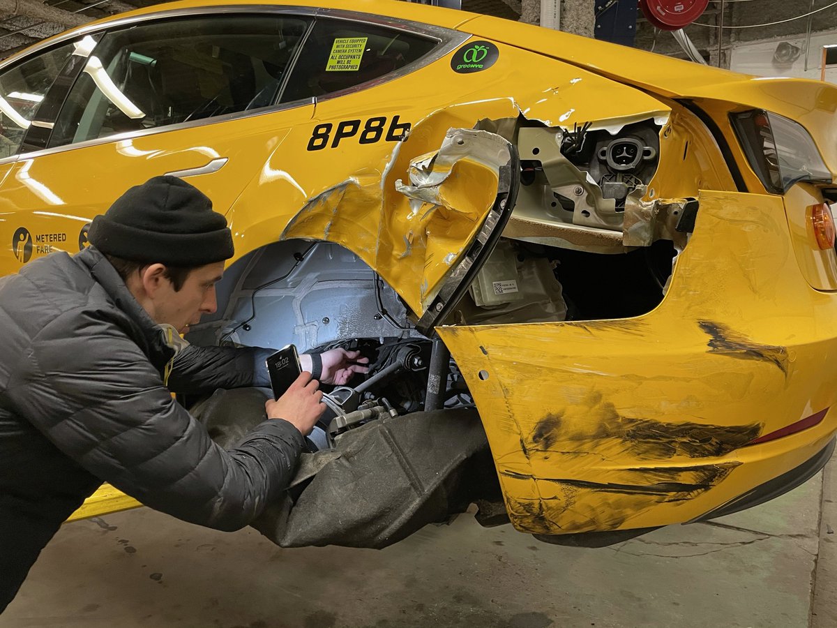 drive_sally's tweet photo. Let's see how quickly we can get her back on the road. Backup EV(s) have been deployed.

@Tesla @TeslaNY 

#rollwiththeswerves #buffitout #sallygarage https://t.co/QjQuzddqJt
