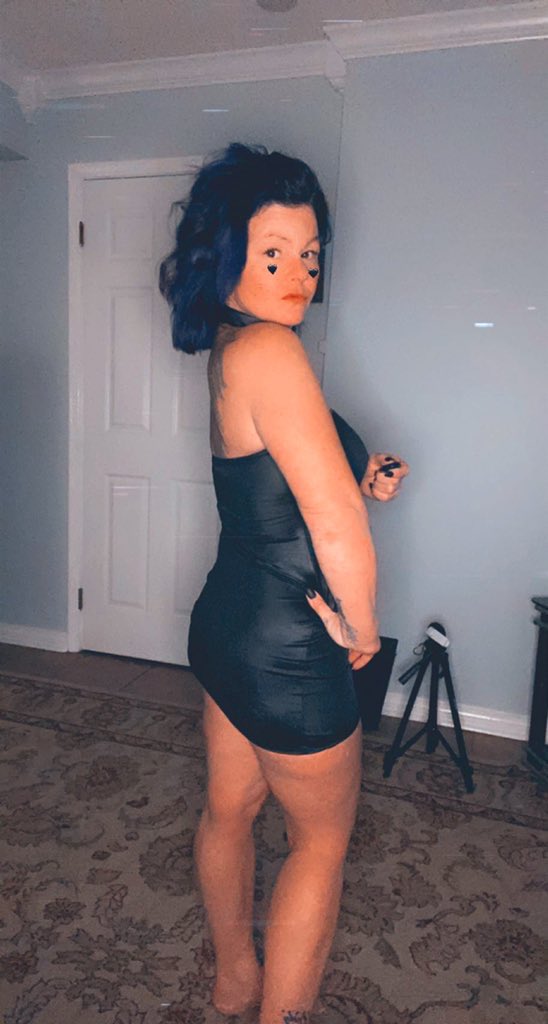 GoddessEmer's tweet photo. Where’s my lil pig subs this bratty domme is ready to drain you https://t.co/PpiGzRBaDU