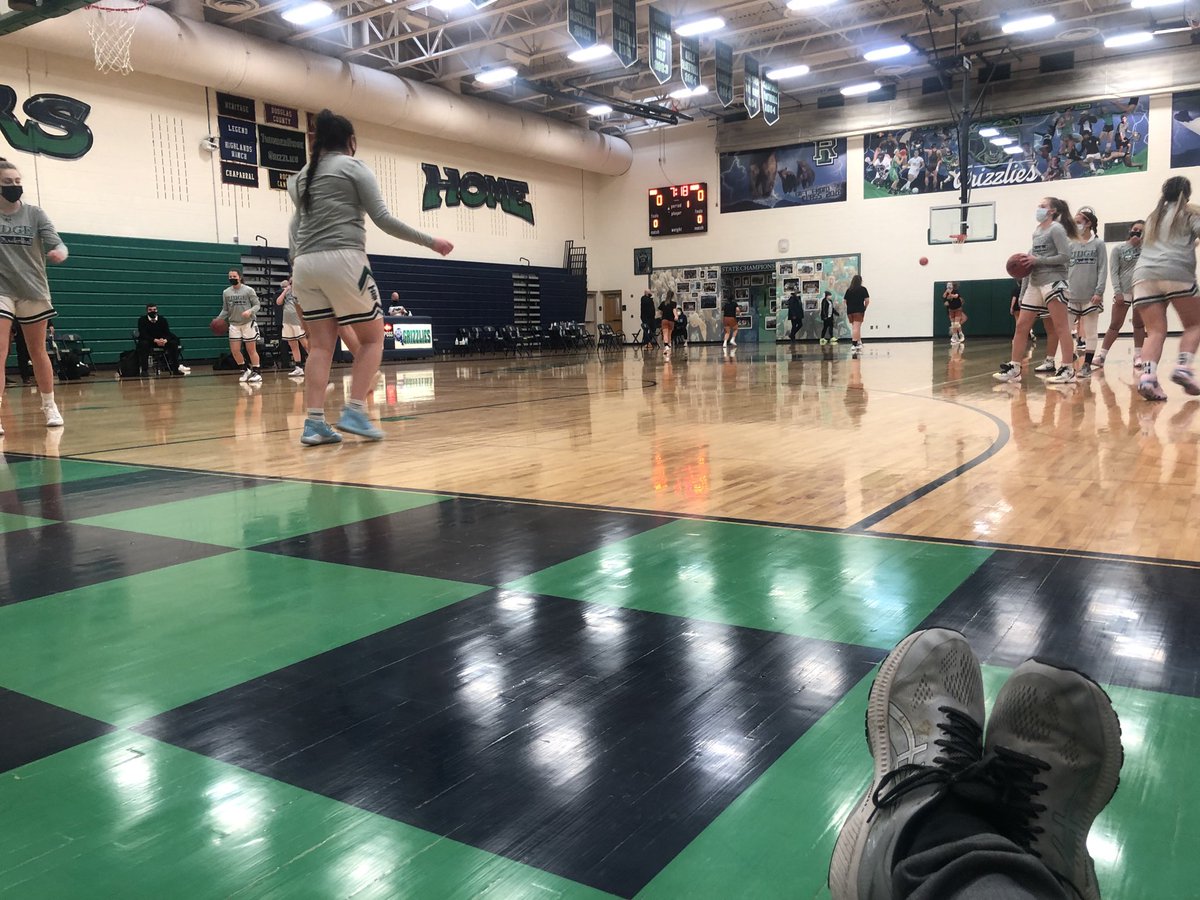 Let the SeasonB sports begin!  ⁦<a href="/TRidgeGrizzlies/">ThunderRidge</a>⁩ Girls BB!