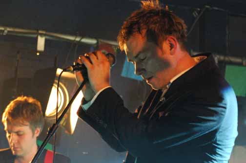 PAST_DAMON's tweet photo. 070127 (27th January, 2007)
The Good, The Bad &amp; The Queen Live at Trinity in Bristol, UK

#GoodBadQueen #DamonAlbarn #데이먼알반 https://t.co/yUsD7QI07f