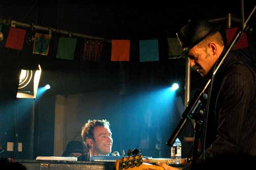 PAST_DAMON's tweet photo. 070127 (27th January, 2007)
The Good, The Bad &amp; The Queen Live at Trinity in Bristol, UK

#GoodBadQueen #DamonAlbarn #데이먼알반 https://t.co/jl5Pg9ymcS