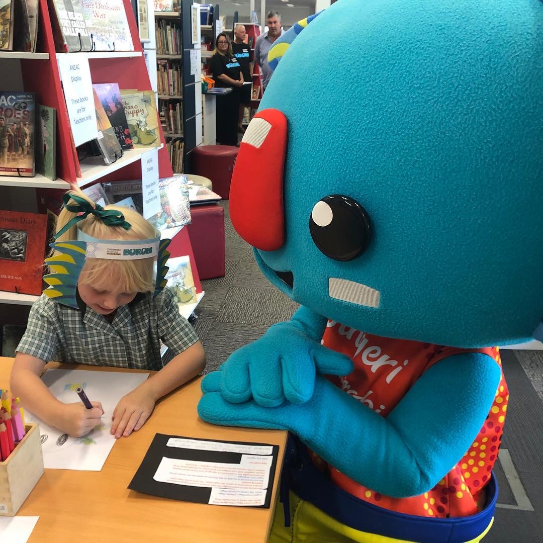 borobijingeri's tweet photo. Yabru (one), Bula (two), Bula Yabru (Three)... Schools back! Wishing all of my jimbelung (friends) a kubill (beautiful) first day back for 2021! ✏️📖 https://t.co/27ueiTXW4i