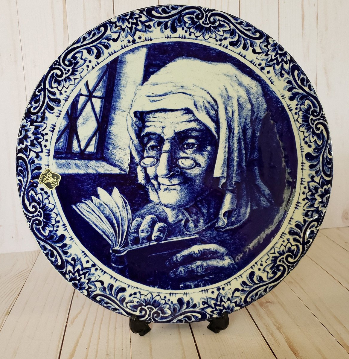 atticesoterica's tweet photo. Vintage Golden Crown E&R Boch La Souviere Belgium Delft Blue And White Transferware Porcelain Decorative Plate Collectible Retro Home Decor https://t.co/FTDkCtom6t #AtticEsoterica #Antiques #Etsy #Vintage #Collectibles #EAndR https://t.co/IfbbWMUB90