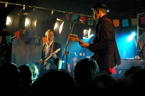 PAST_DAMON's tweet photo. 070127 (27th January, 2007)
The Good, The Bad &amp; The Queen Live at Trinity in Bristol, UK

#GoodBadQueen #DamonAlbarn #데이먼알반 https://t.co/7ZoXZ1J0jU