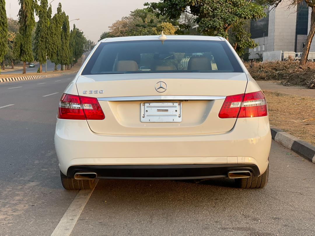 Please retweet 🙏🏽 2021 deals🔥 Tag a Mercedes-benz lover 🥵 📝: Accident free 2010 Mercedes-benz E350 💰🤑: 6.4m Duty paid ✔️ 🌍: Available in Abuja 📍 ( nationwide delivery) ☎️: 08118170832 wa.me/2348118170832