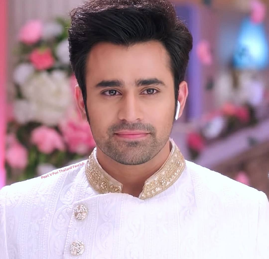 pearlvpuri_THFC's tweet photo. The best gift we wish to see every day is... your happiness. 😊😁 #manir @pearlvpuri #mahirsehgal #PearlVPuri ❤️ Happy Wednesday Everyone!! ❤️
. 
.
.#pvp #naagin3 #babymahir #angadmehra #raghbirmalhotra #abeermalhotra #sattu #arjun #ajay #peerhmeri #teriaankhonmein #pvpthailandfc https://t.co/b1hQUklPmB