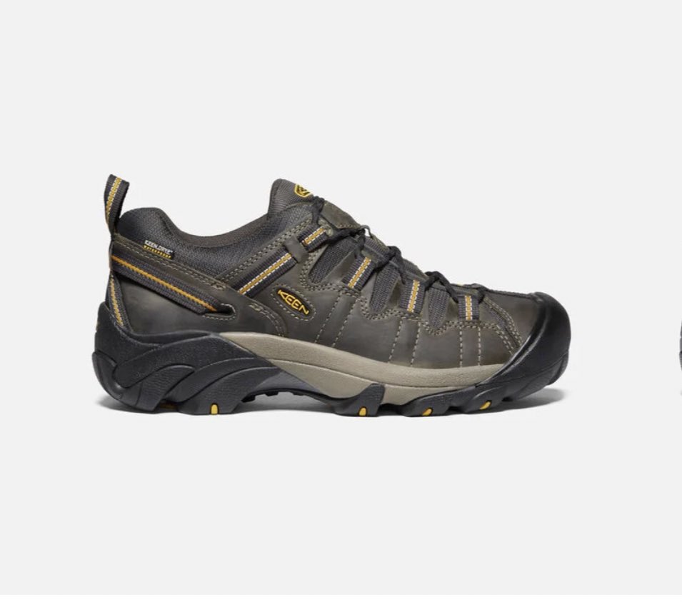 AntoniGuadi's tweet photo. DONT EVEN THINK ABOUT ARGUING WITH ME ABOUT THIS... Bernie Sanders definitely wears these shoes on a daily basis https://t.co/pONFylYnRz