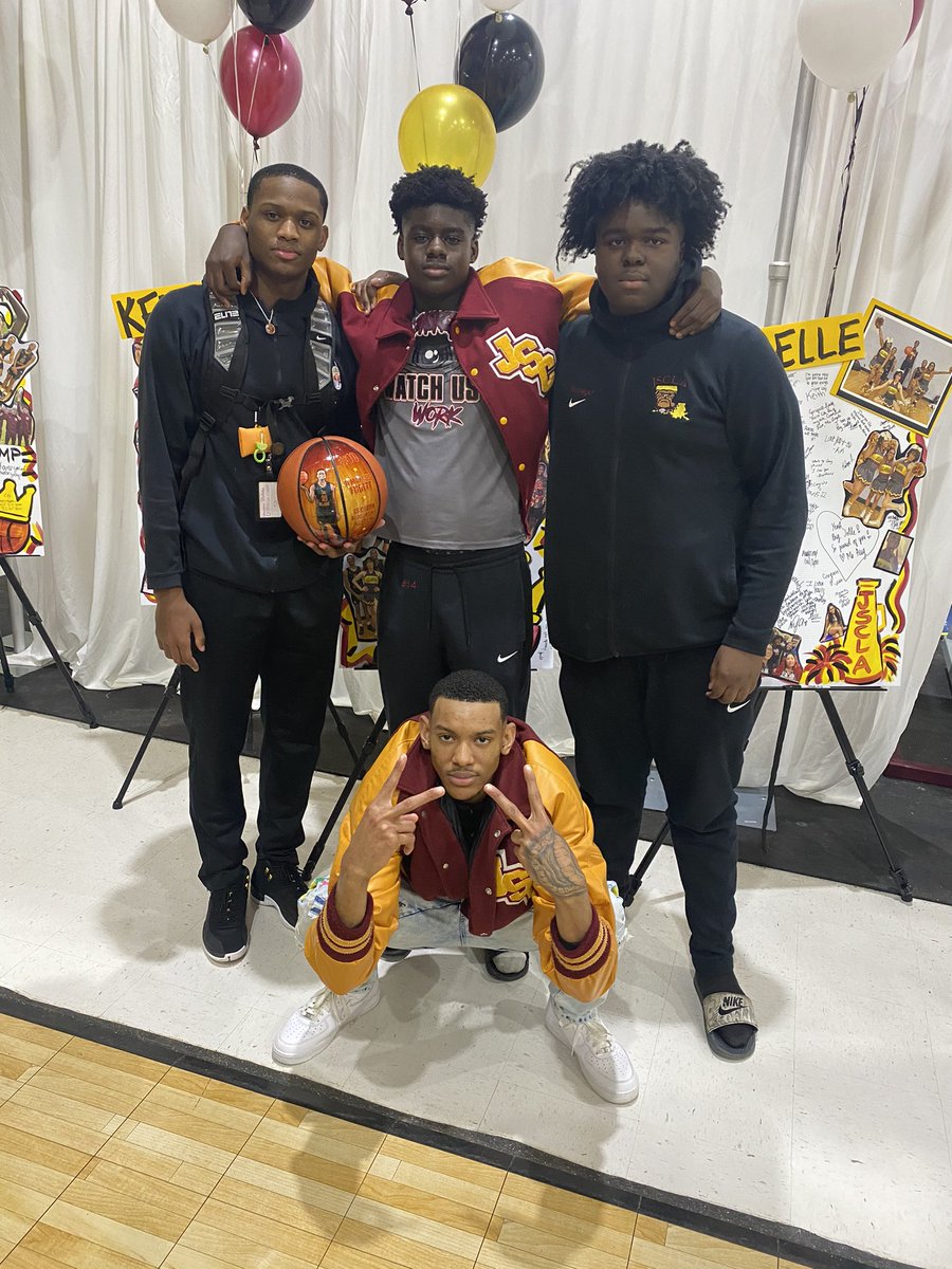 JsclaClark's tweet photo. Senior Night @ the Clark.... class of 2021 thank you for your participation in athletics and thanks to all the coaches who mold, model and teach these young people. Go be Great!!! #clarklife #Dawgs4Life #2021 https://t.co/xJsULbH8aJ