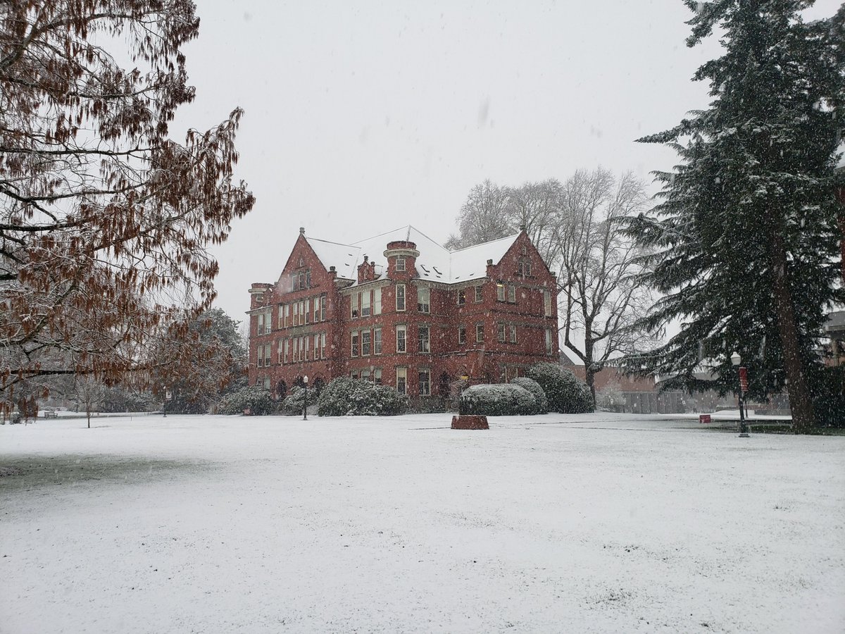 dilleradollar's tweet photo. What a day to return to the classroom for first time in 45+ wks... #salemsnow https://t.co/1TZ5w5fyca