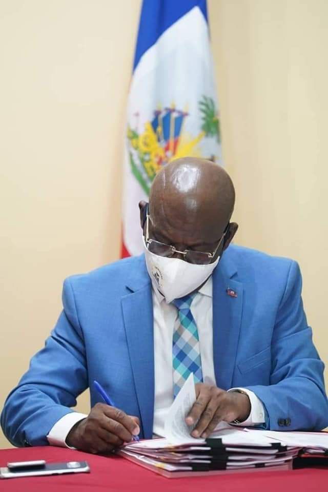 ChimenSou's tweet photo. Minis Planifikasyon #Haiti #
@JoutheJoseph siyen yon akò 20 milyon dola ameriken ak nasyonzini kote #PNUD ap bay Konsèy Elektoral Pwovizwa asistans teknik pou diferan eleksyon ki pral òganize nan peyi a pandan ane 2021. https://t.co/puskwF4f4y
