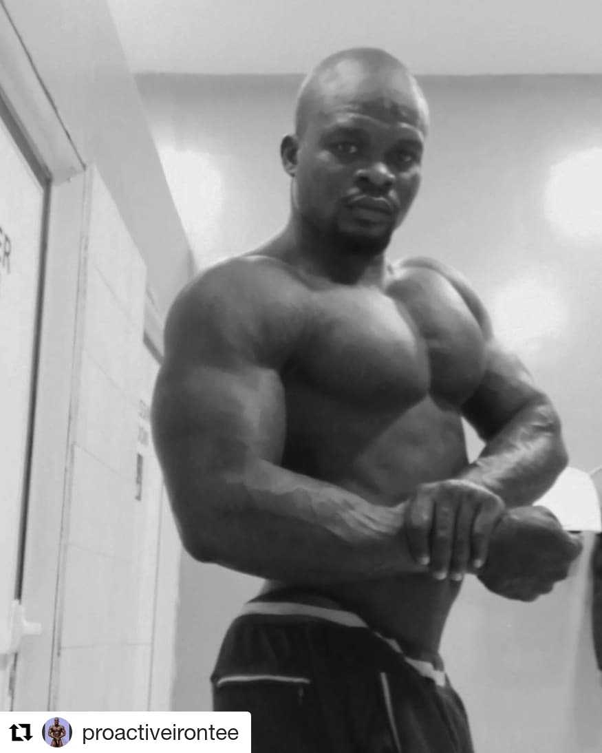 iron_tee's tweet photo. SMALL STEP LEAD TO BIG  RESULTS,,........ ( ALWAYS KEEPING GOALS IN MY MIND)........SIDE CHEST POSE.....
.
.
.
.
.
. #bodybuilding #fitness #food #champion #sidechestpose #success #quote #bodybuilder #lifestyle #work #workout #strong #crazy #ripped #eatclean #shredd #sidechest https://t.co/q6yy0Ehlfs