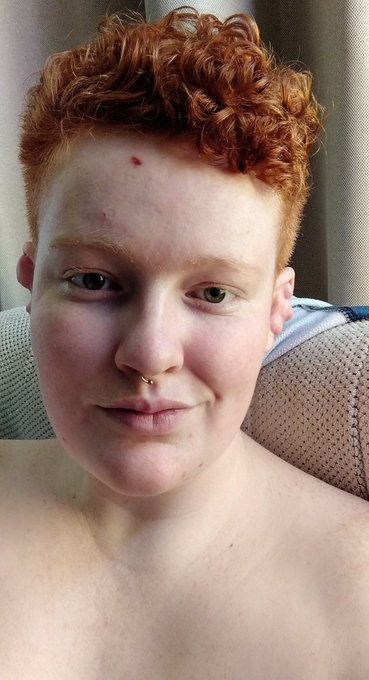 I got a haircut! Significantly gayer, and no more tickling my ears. https://t.co/iaMwtsx7xt