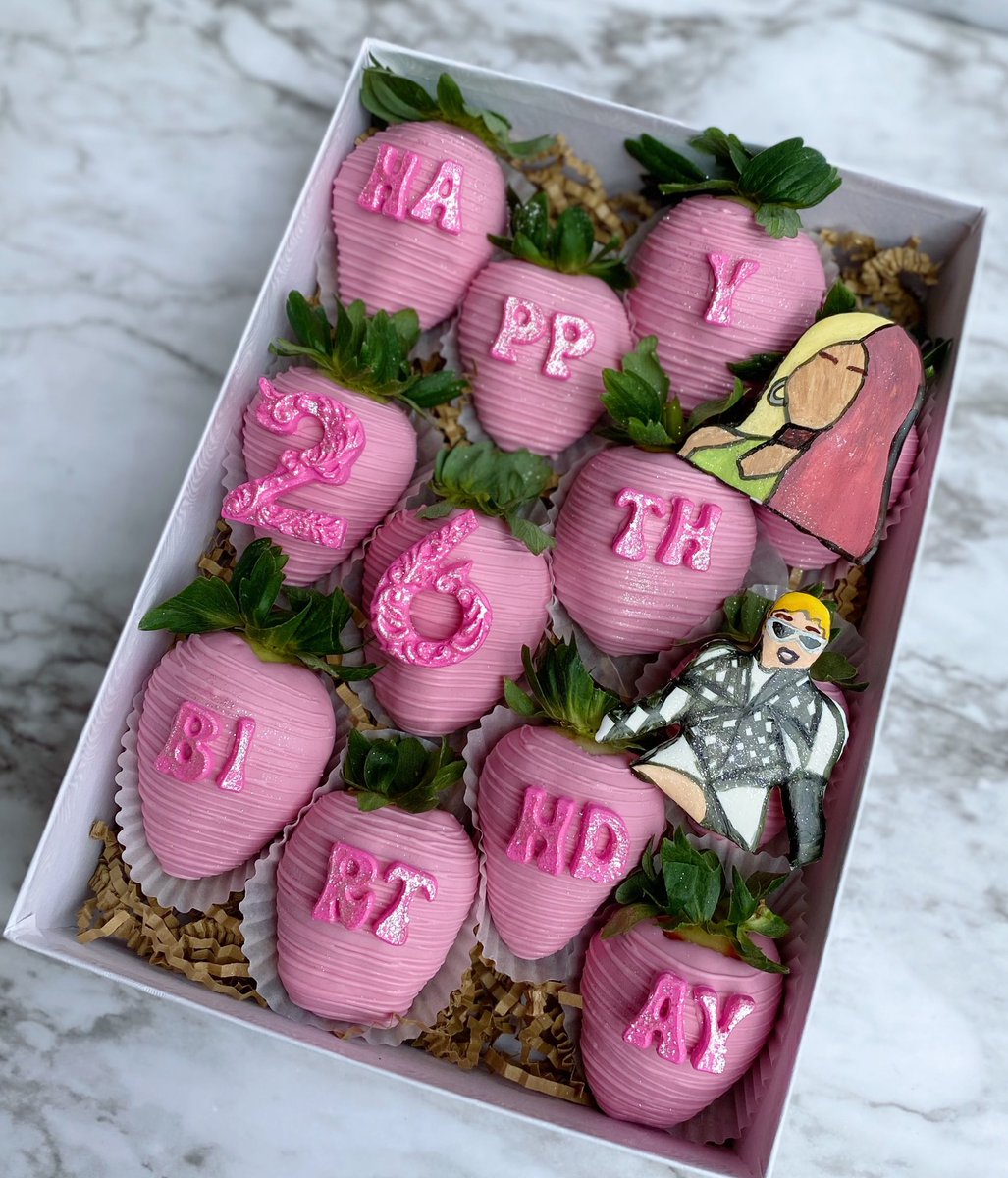SBysteph's tweet photo. Can anyone guess what the theme of these strawberries were? 😂😫 I tried my best to recreate @iamcardib and @nickiminaj 🥴😂 #nikiminaj #cardibstrawberries #chocolatecoveredstrawberries https://t.co/NIhqhsg3VG