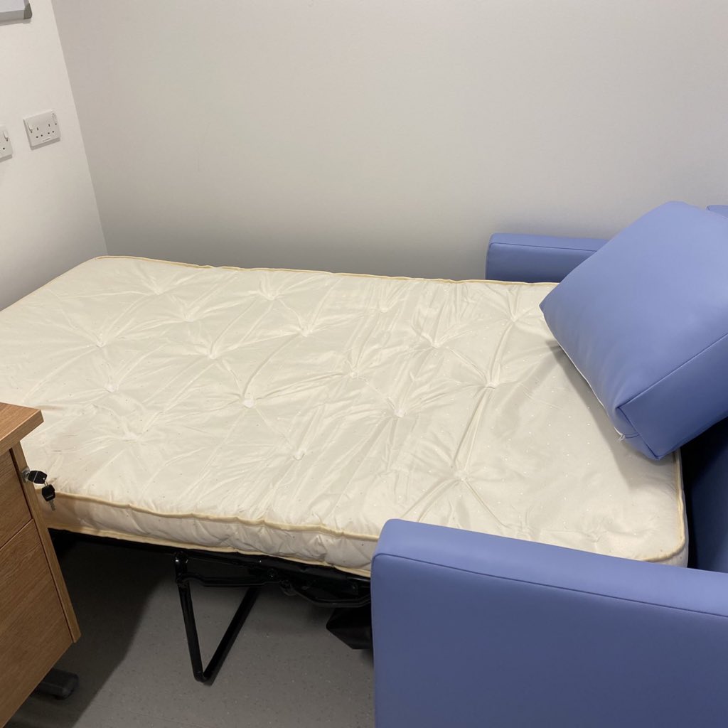 Portsofcalls's tweet photo. Anaesthetics Resident. Dumfries, Scotland. Photo credit @bagheera79 #medtwitter #callrooms #portsofcalls #foldout #luxury #spartan #insearchofsunrise https://t.co/nNYOGzeYym
