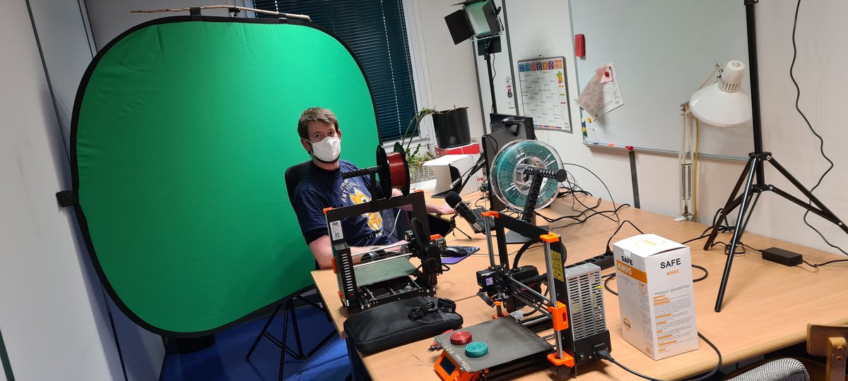 olschneider's tweet photo. J-1, la pépinière numérique jovacienne se prépare à une journée expérimentale "visio-ouverte" autour du montage des imprimantes 3D. https://t.co/Bm4JzzOxjb