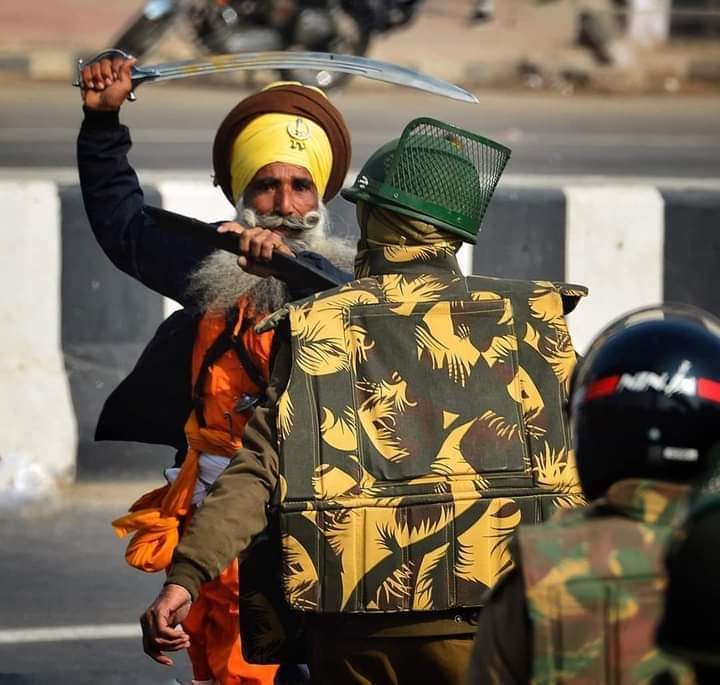 debiprasad_dev's tweet photo. देश से बढ़कर कुछ और नहीं |
#देश के साथ विद्रोह !

If #Democracy is what happened yesterday then #Monarchy is much better!
Disgrace to our #NationalFlag #Tricolour should't be forgiven.

#किसान_नहीं_गुंडे
#FarmersProtest #RepublicDay
#KhalistaniTerrorists #दिल्ली_पुलिस_लठ_बजाओ https://t.co/cGQ9OsXE2j