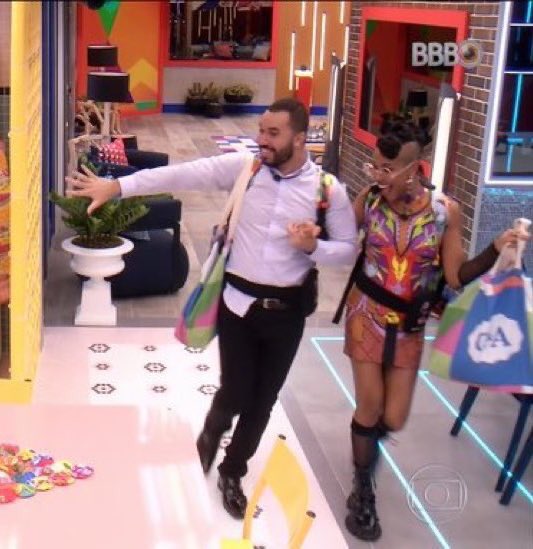 "Eu sou fã da                "OMG eu tb"
  Beyoncé"