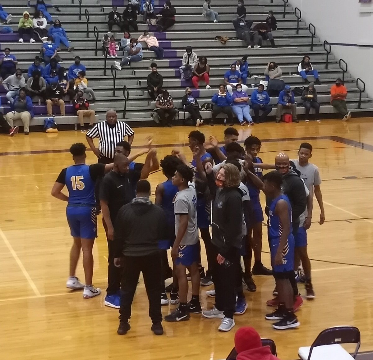 retiredFcps's tweet photo. After three now and Wildcats lead Ripley 56-43. Ripley is fighting to stay in it @johnvarlas @JSWriterMichael @fayettewarehigh @FW_Wildcats https://t.co/uZyTniOkqC