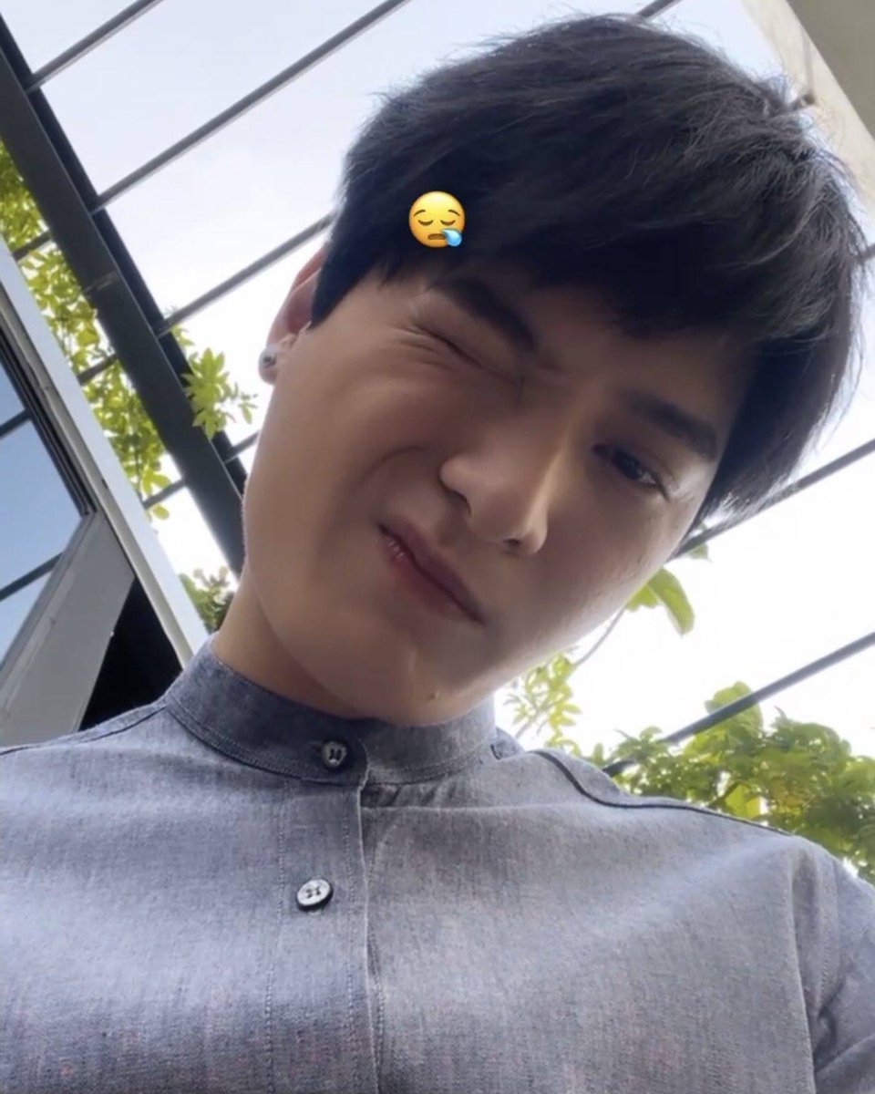 SINGTUGH's tweet image. Start your day with Krist's cuteness