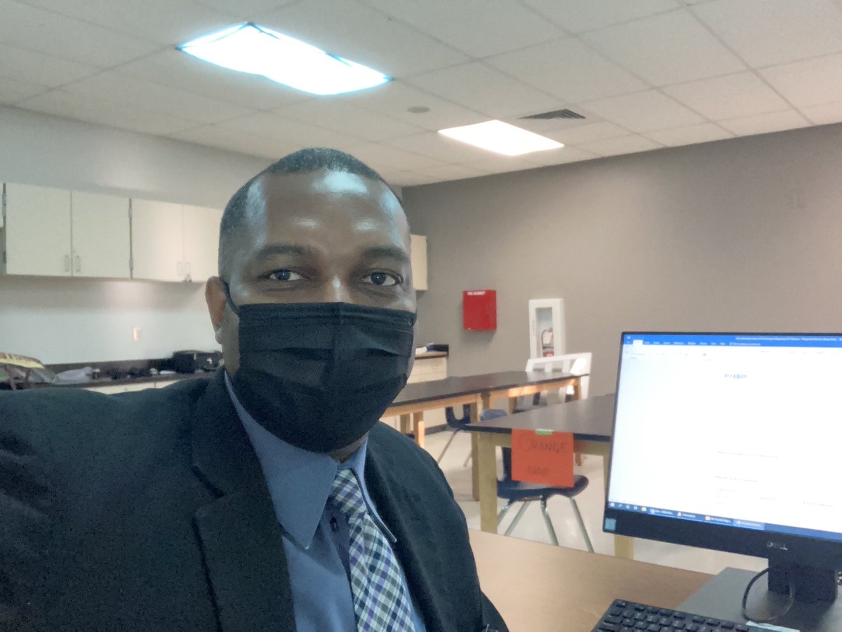 PfISDHR's tweet photo. Great day serving as a ‘Back to the Classroom’ (BTC) guest educator today at Westview MS!  HR is proud to be a part of a vast team of central administration building staff members serving our classrooms when teachers are out for the day!  @pfisd @Westview_MS #passionatelyserving https://t.co/jKCULwtdFh