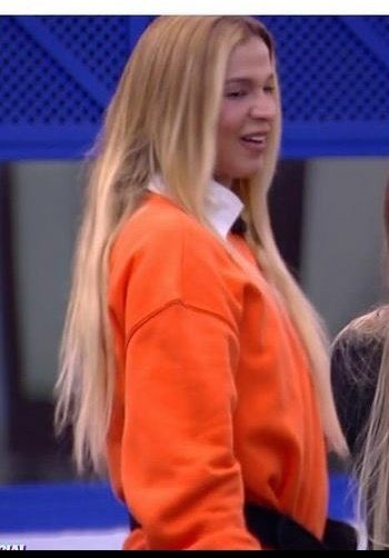 soueunavida's tweet photo. O que as branquelas tá fazendo no  #BBB21 https://t.co/eWSa9HgGMN