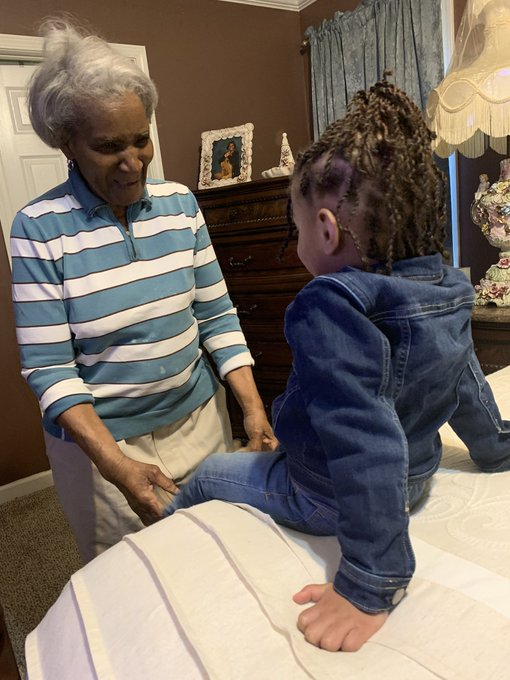 Ana meeting her lineage. 🧡🧡heyyy &ldquo;Sister&rdquo; https://t.co/UJXiKASICl