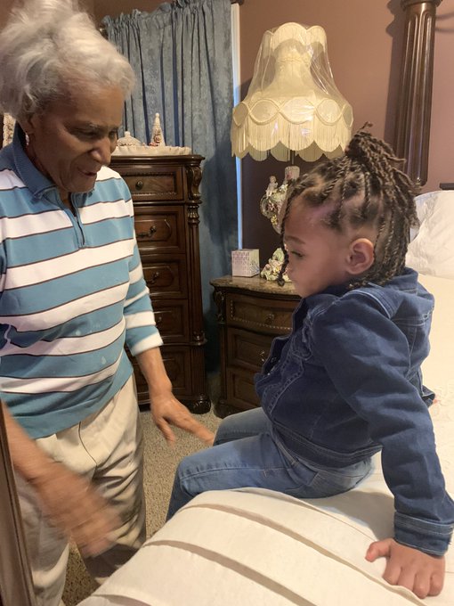 Ana meeting her lineage. 🧡🧡heyyy &ldquo;Sister&rdquo; https://t.co/UJXiKASICl