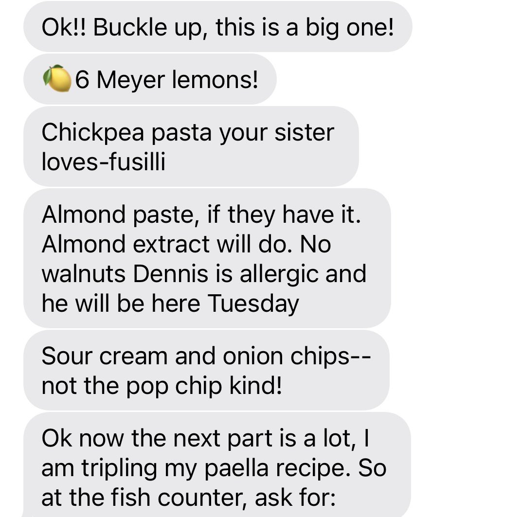 kristoferthomas's tweet photo. how my mom vs. dad texts me the grocery list https://t.co/0n3j1oqlVV