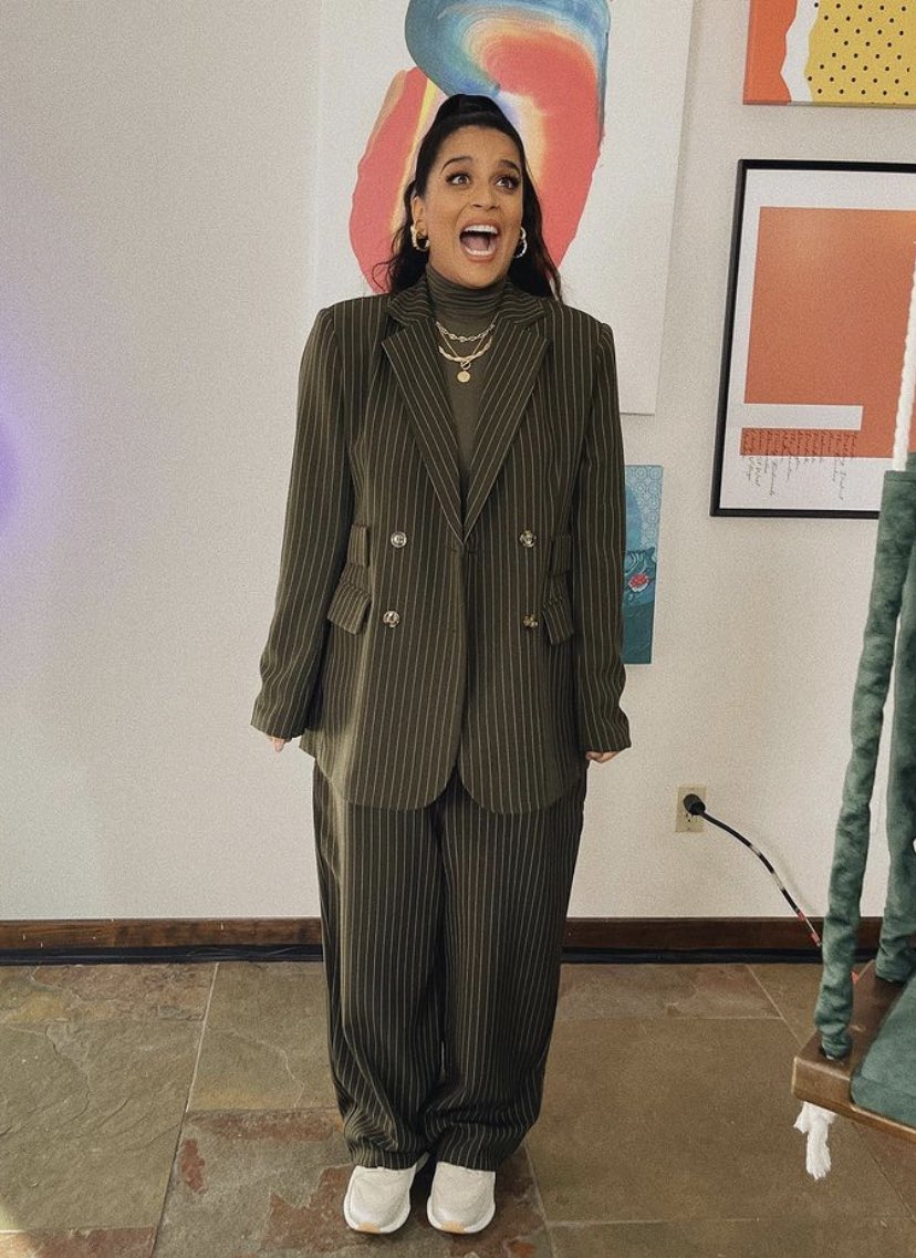 lillyinsuits's tweet photo. this black and white pin striped suit Lilly will be rocking in her interview on Ellen tomorrow is absolutely stunning!! So proud of you @Lilly you deserve this so much love! Can’t wait to watch!!! #ellenmeetslilly #LillyOnEllen #LateWithLilly https://t.co/4MKtac968G