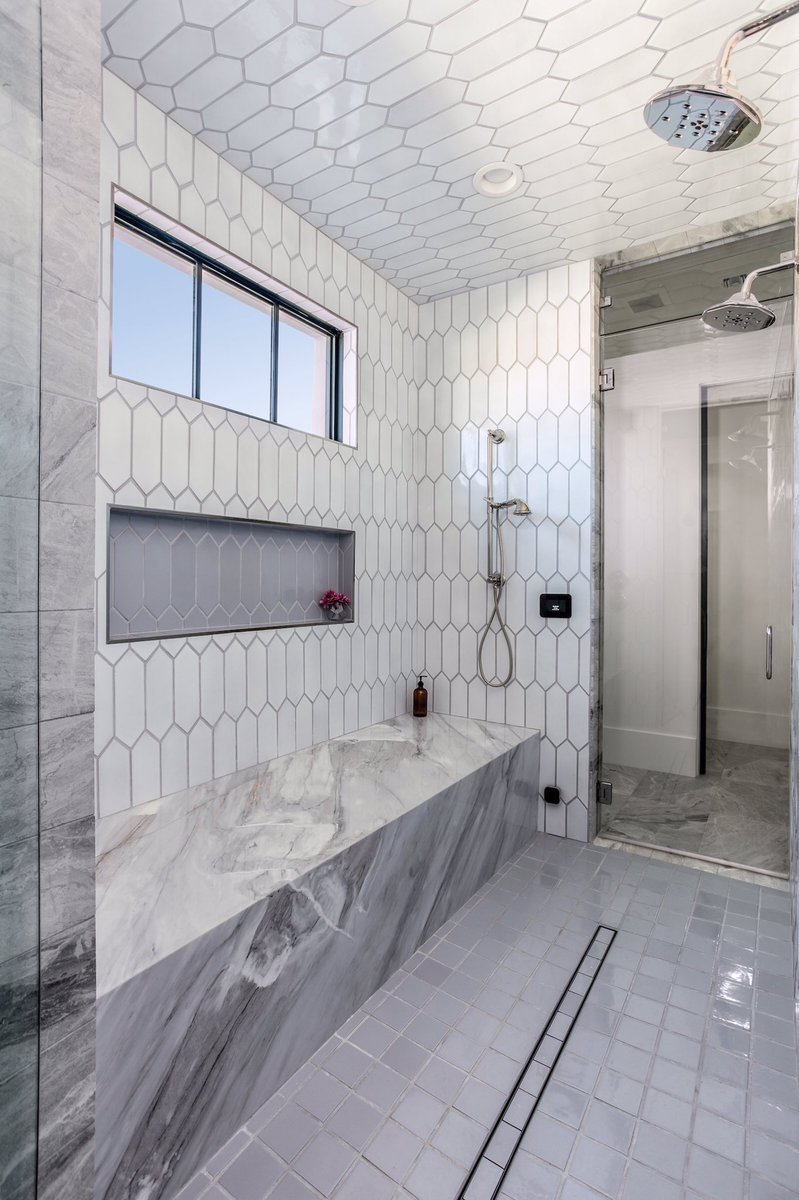 ARTObrick's tweet photo. ◻️ Iconic Primary Bath ◻️
#bathroomdesign @youriconiclife #tiletuesday https://t.co/hq6dzXf4QK