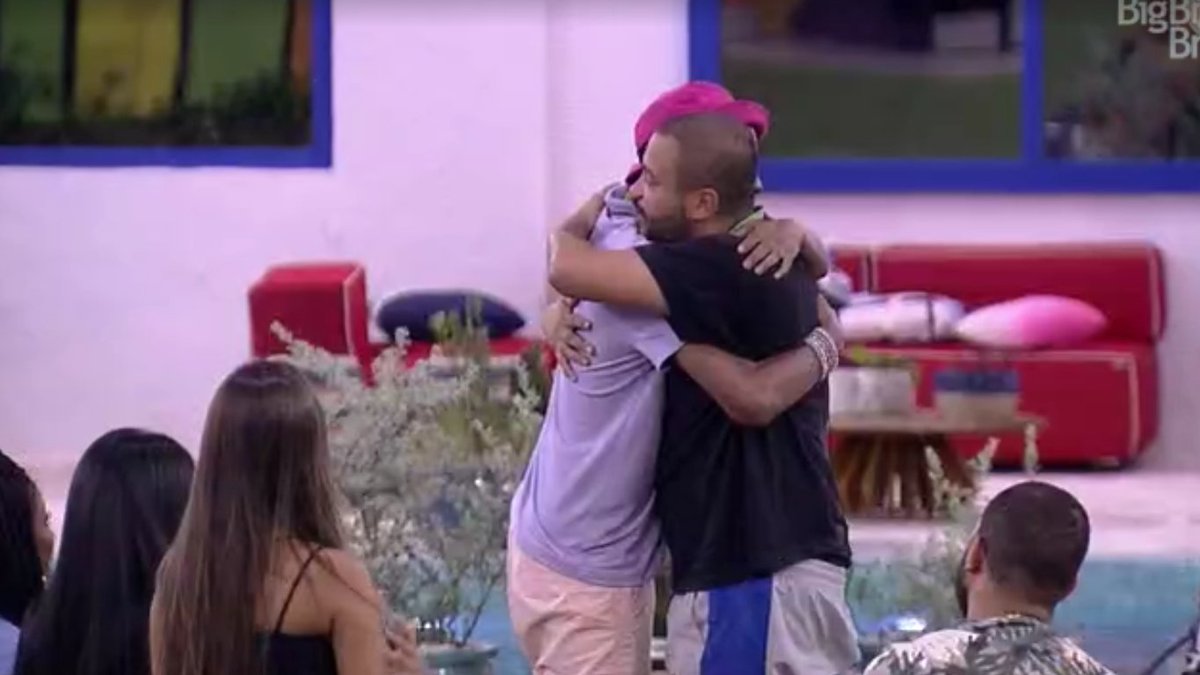 RapMais's tweet photo. Lucas Penteado mandou que o Projota salvou a vida dele e a da mãe dele por conta do Rap ♥️🥺 https://t.co/gf43DRjAx2
