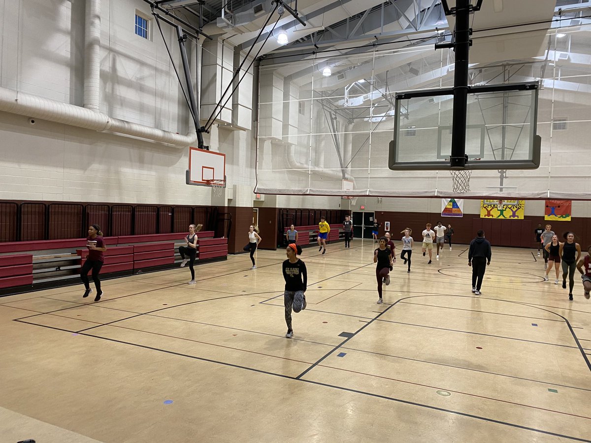 newalbanyTF's tweet image. Sprint drills. Prepare now to excel later. #Winterworkouts = #springsuccess @EagleBackers @NASSConvocation @napls_athletics @CoachChilds23 @MrFlecherNAHS @napls_hs