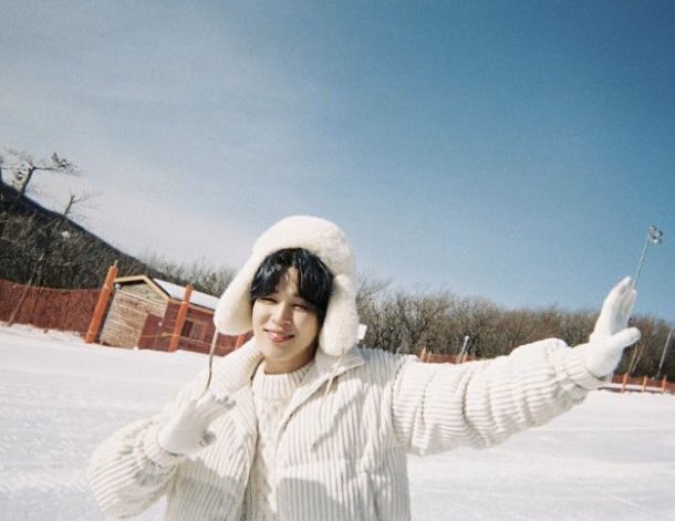 hourlyvmk's tweet image. 