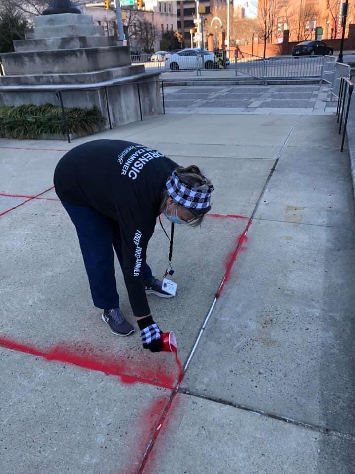 bMOREsafeMercy's tweet photo. Mercy FNE’s Debbie Holbrook and JS Beatty participating in the #RedSandProject along with Baltimore’s own Kristopher Burnette and Thomas Stack in front of City Hall for #HumanTraffickingAwarenessMonth https://t.co/hVc9GQaQ8R