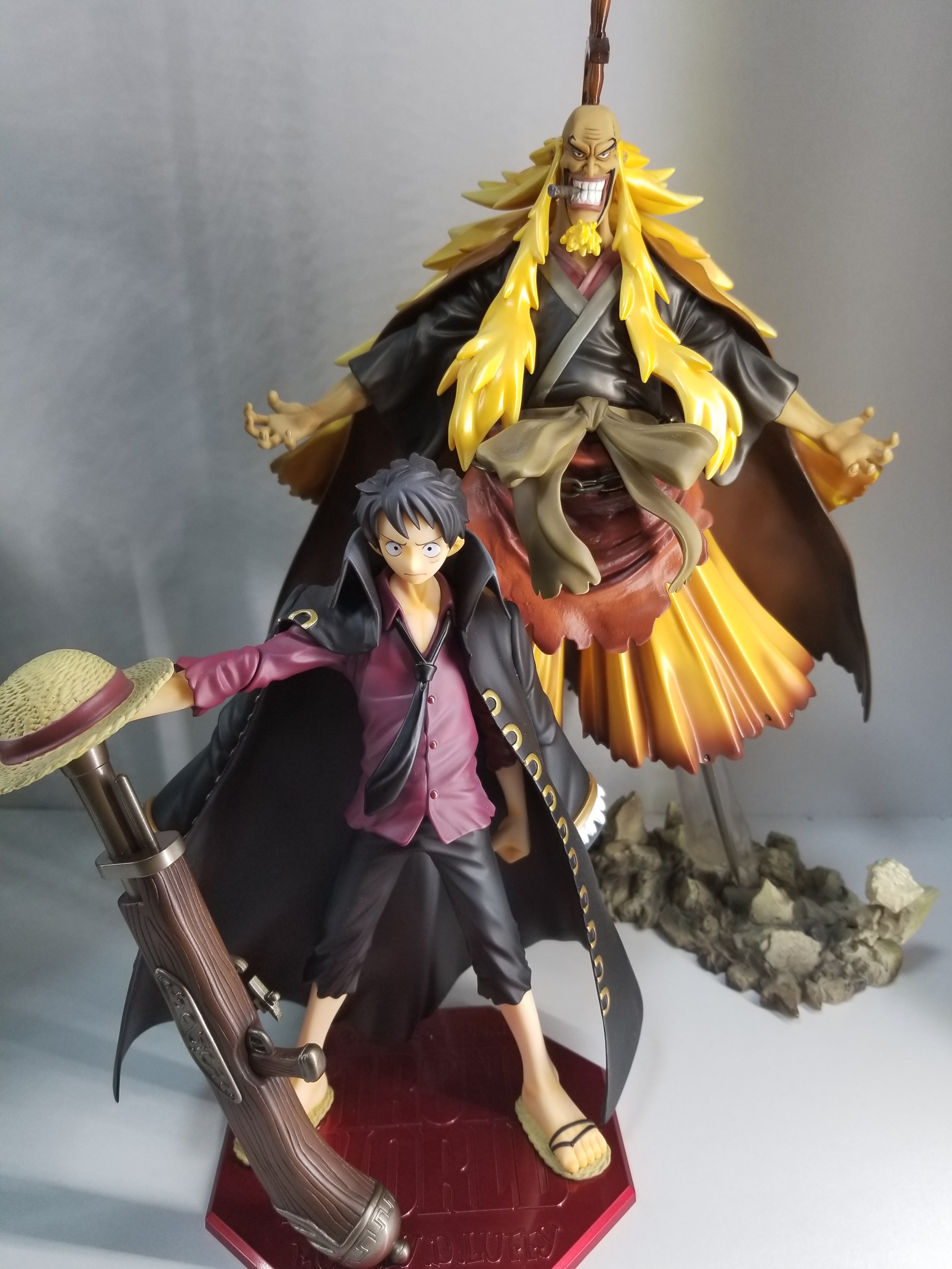 カルバドス1743 メガハウス 13年10月発売 P O P Se Maximum 金獅子のシキ 自分がワンピースで初めて受注購入したフィギュアです 現在未開封で見つけるのは大変ですが 頭部の差し替えパーツや台座がかっこいいのでおすすめです ワンピース