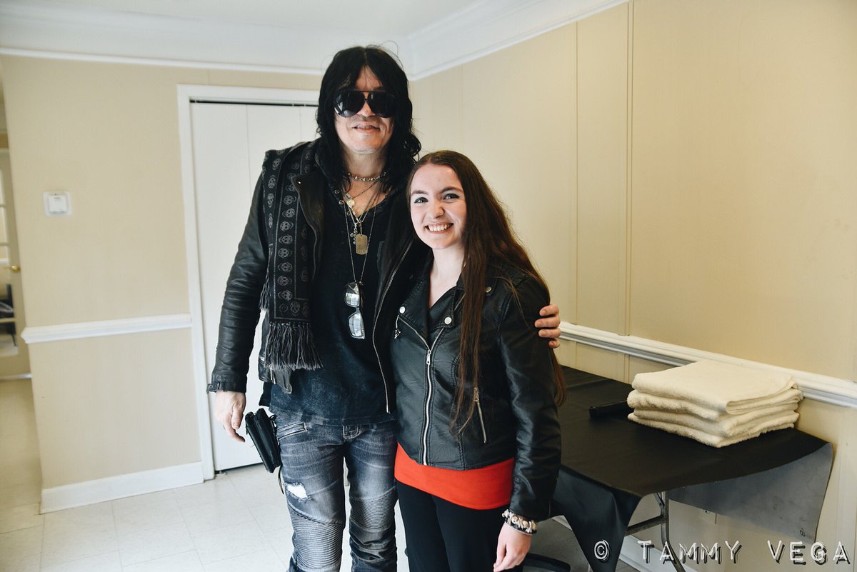 ChelseaN_F's tweet photo. Happy Birthday to @TomKeiferMusic! Such a wonderful and talented musician, and always a pleasure to interview! This was from the @M3RockFestival a few years back - Photo credit @tammyvega_ https://t.co/5Wi1tlI89M