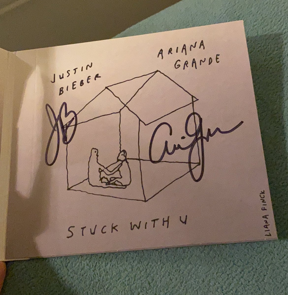 offtables's tweet image. got my 2nd(og) swu cd today (the first pic) bc i had to ask for a reshipment due to it being lost in shipment (the 2nd pic) and now i randomly got the original out of no where. the cds are kinda different tho. but the first pic has the signatures on the front, second are inside.