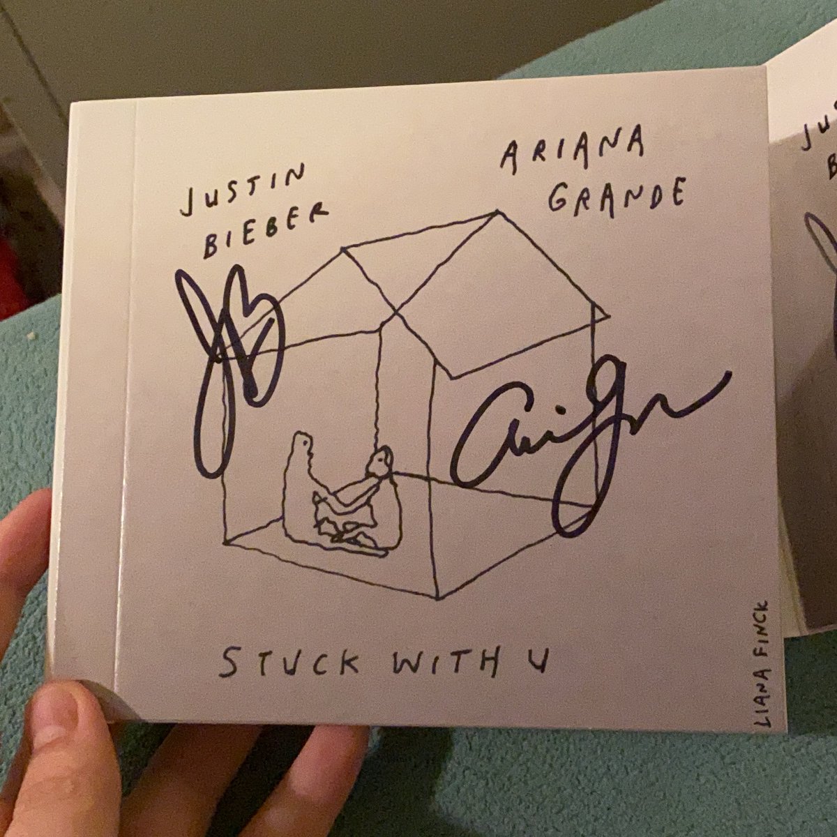 offtables's tweet image. got my 2nd(og) swu cd today (the first pic) bc i had to ask for a reshipment due to it being lost in shipment (the 2nd pic) and now i randomly got the original out of no where. the cds are kinda different tho. but the first pic has the signatures on the front, second are inside.