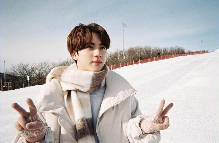 EstUS-cXMAMAg6W?format=jpg&name=900x900