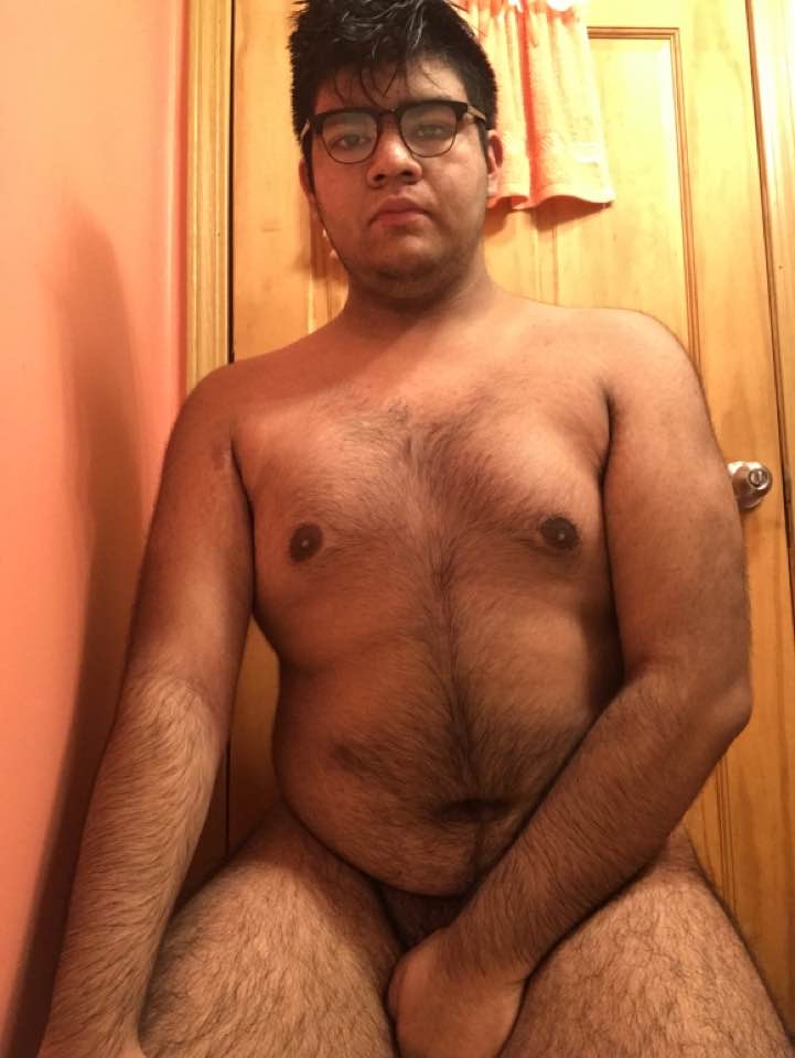 ExposedFagg8ts's tweet photo. Little f@g in Chicago David Salto wants the world to see his tiny 3 inches #fag #faggot #Chicago #exposedfaggot #exhibitionist #public #humiliation #domination #fagexposed #fagexposer https://t.co/hos80P7Th4